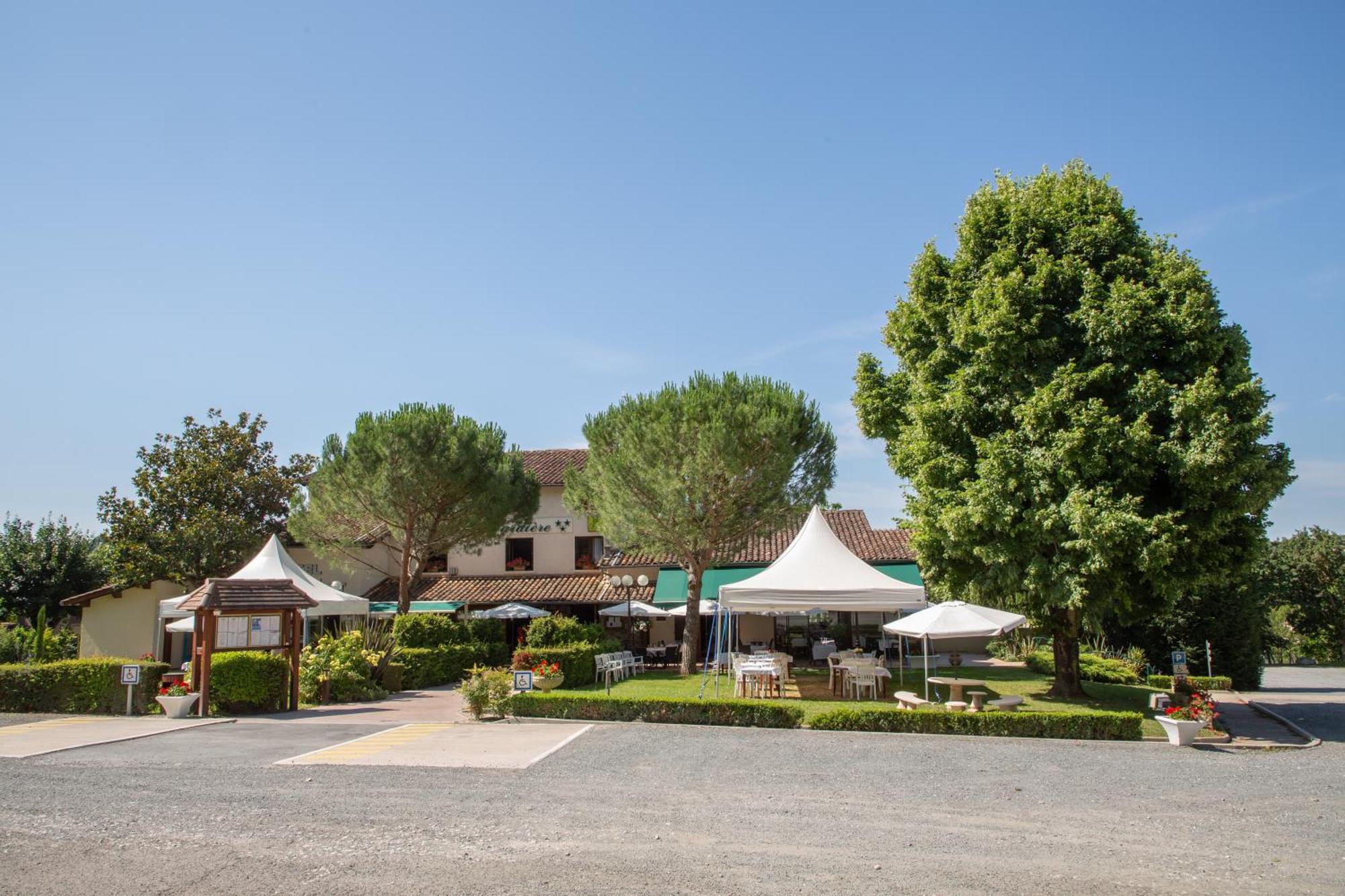 Logis Hotel Et Restaurant La Bombardiere Cuq-Toulza Exterior foto